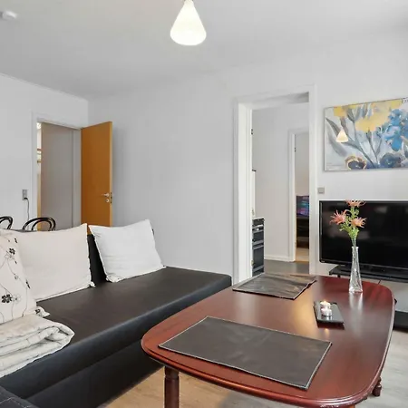 Cozy In Apartment *